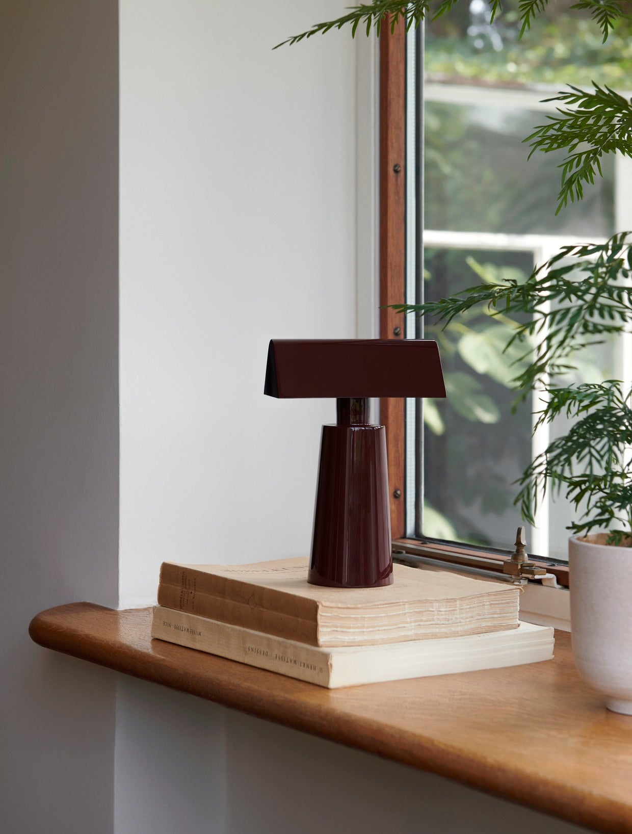 Caret Cordless Table Lamp